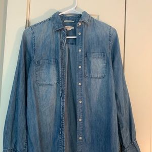 TRENDY CHAMBRAY SHIRT